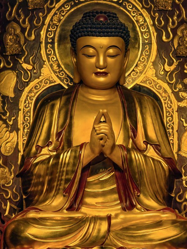 Golden statue of the Buddha
